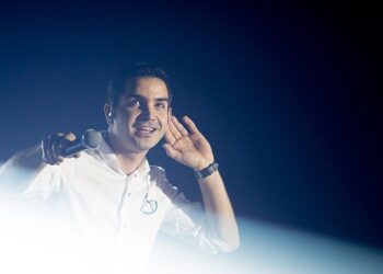 محسن یگانه پشت‌پرده‌ها را افشا می‌کند