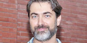 پارسا پیروزفر