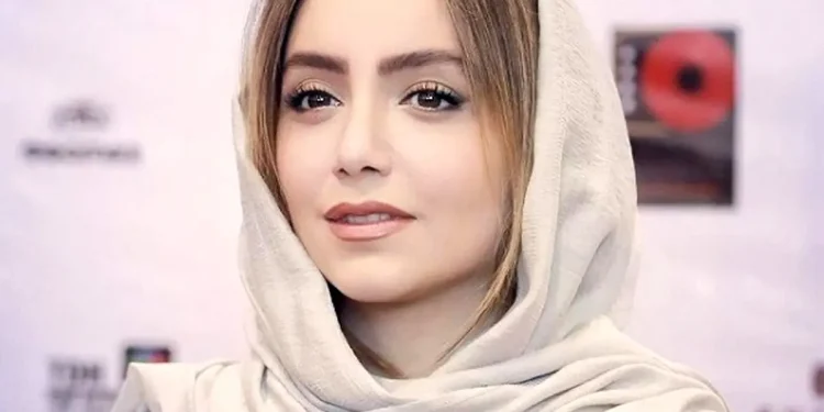 نازنین بیاتی