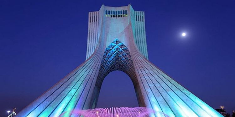 از حضور پررنگ خارجی‌ها تا یک ایرانگردی موسیقایی در آزادی