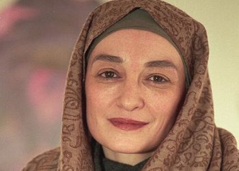 پروانه اعتمادی هنرمند نقاش درگذشت