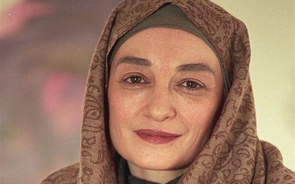 پروانه اعتمادی هنرمند نقاش درگذشت