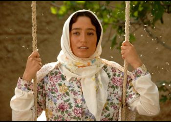 فیلم‌های آخر هفته تلویزیون؛ از «جی‌اف‌کی» و «۲۳ نفر» تا «یه حبه قند» و «بالا را نگاه نکن»